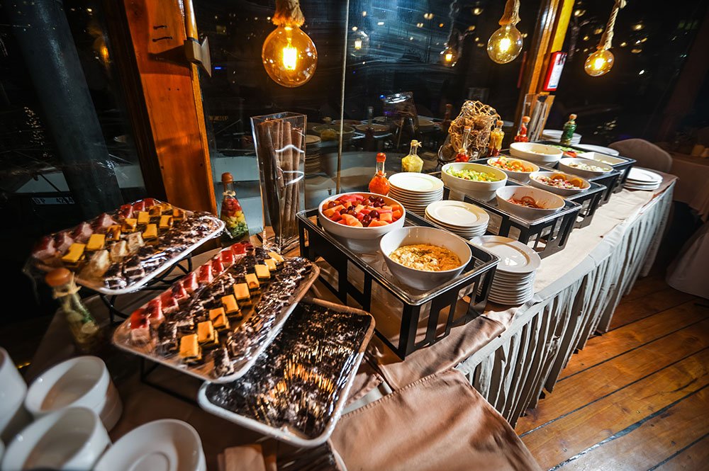 new-year-party-in-dinner